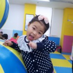 爱乐游里的俏皮小美女(补记)