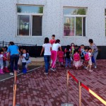 幼儿园开始实施室外接送第一天